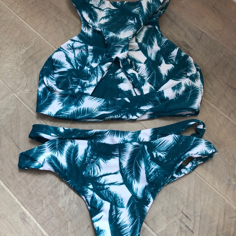 mikoh bathing suit top and bottom